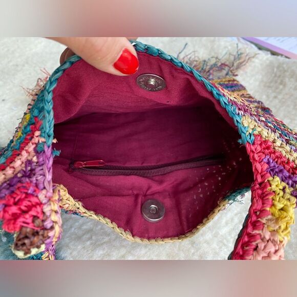 Multicolored Woven Summer Bag with Fringe - Picture 4 of 4